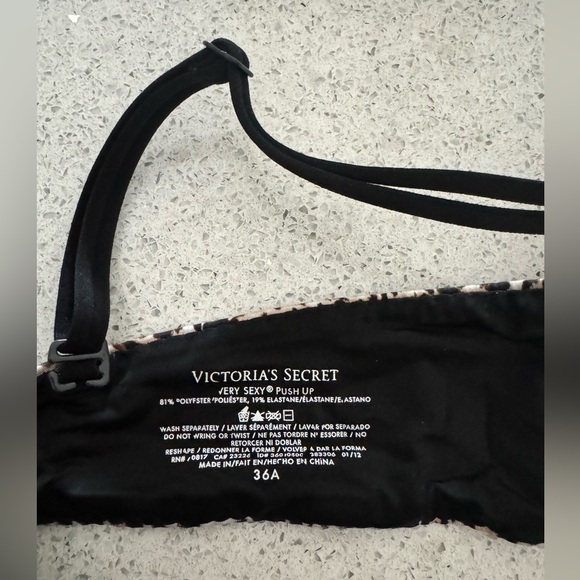 Victorias Secret size 36A Very Sexy Bras - Picture 3 of 5
